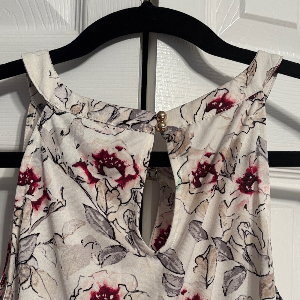 White House Black Market Floral Sleeveless Top - White and Red size XS  NWOT - Picture 9 of 10
